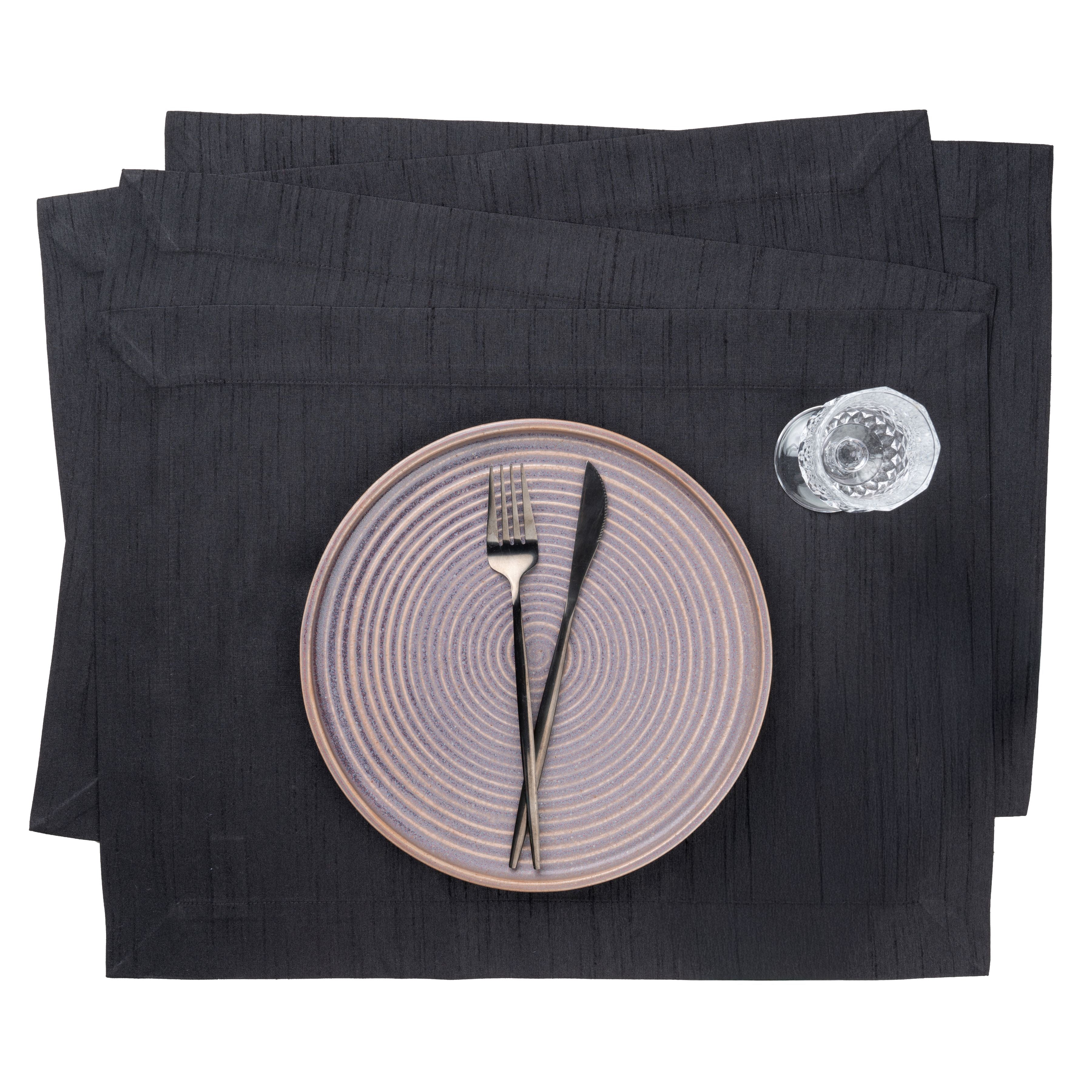Black Luxe Shine placemats with mitered corners, 14 x 19 inches, set of 4