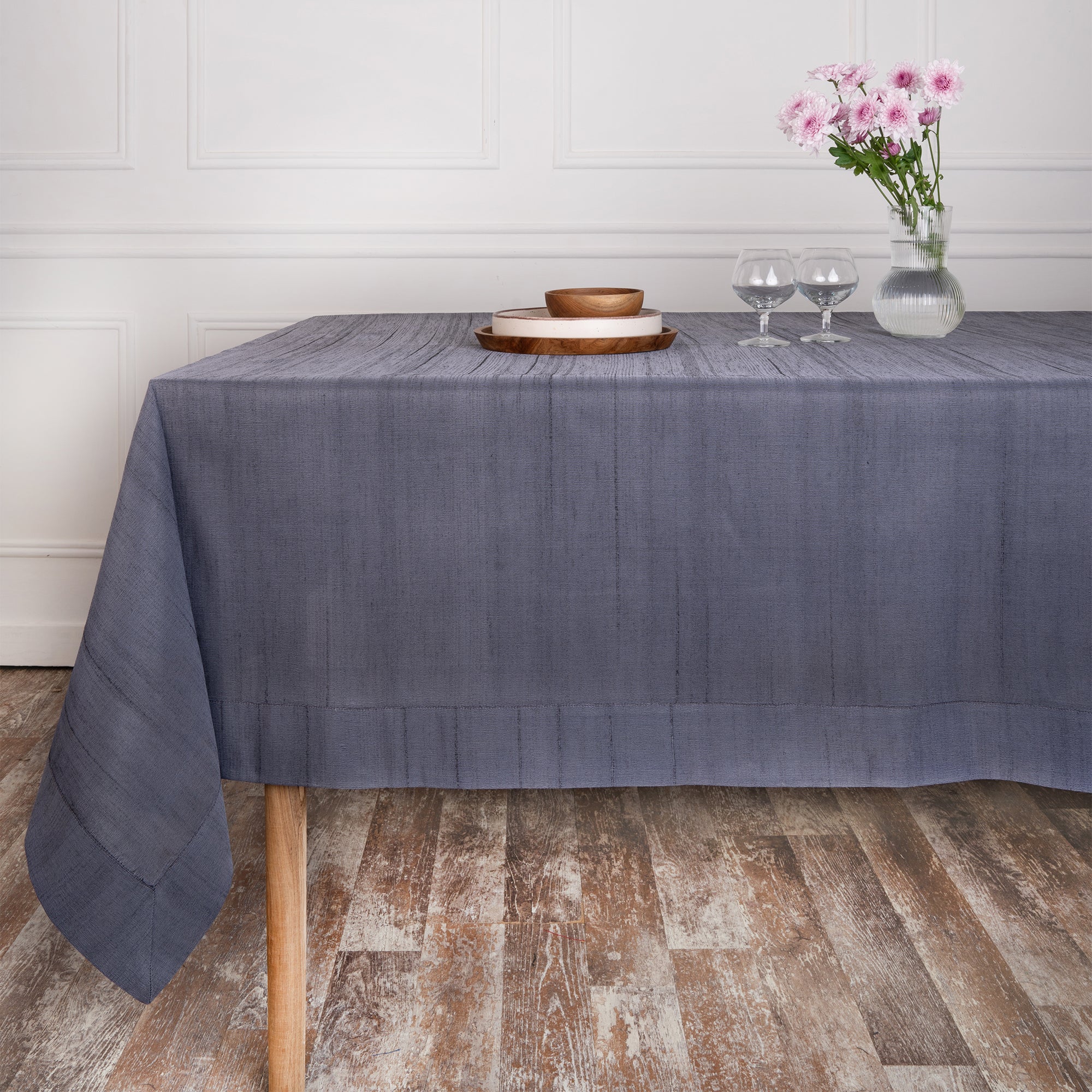Charcoal grey Luxe Shine tablecloth with mitered corners, 60 x 84 inches