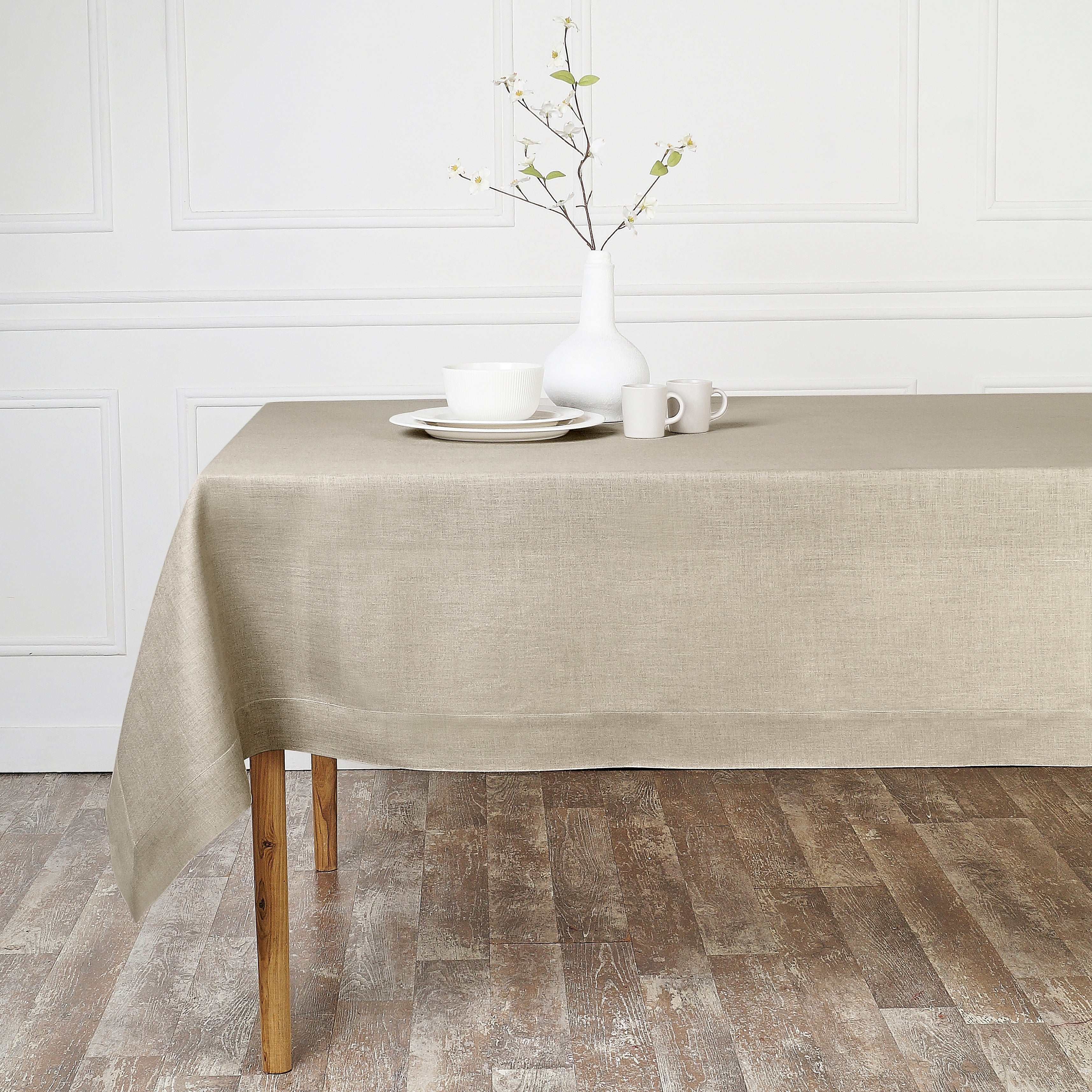 The Timeless Appeal of Linen: Why Your Next Tablecloth Should Be Linen, Not Cotton!