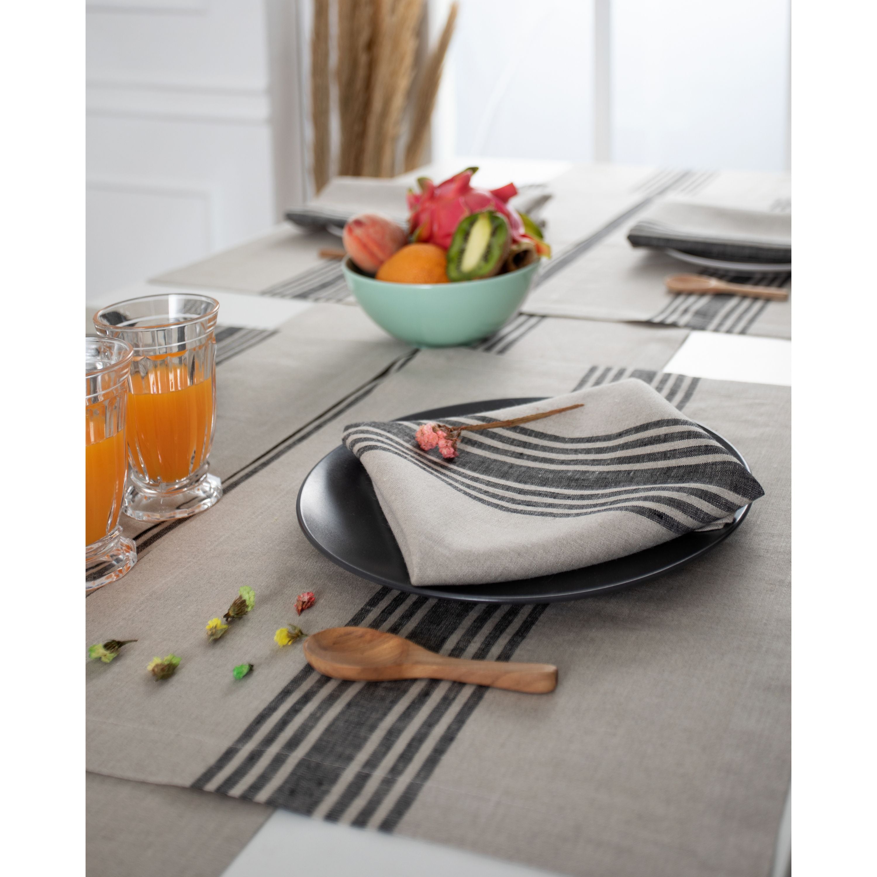 Natural and Black Linen Napkins, Farmhouse, 20 x 20 inch, 4 pcs