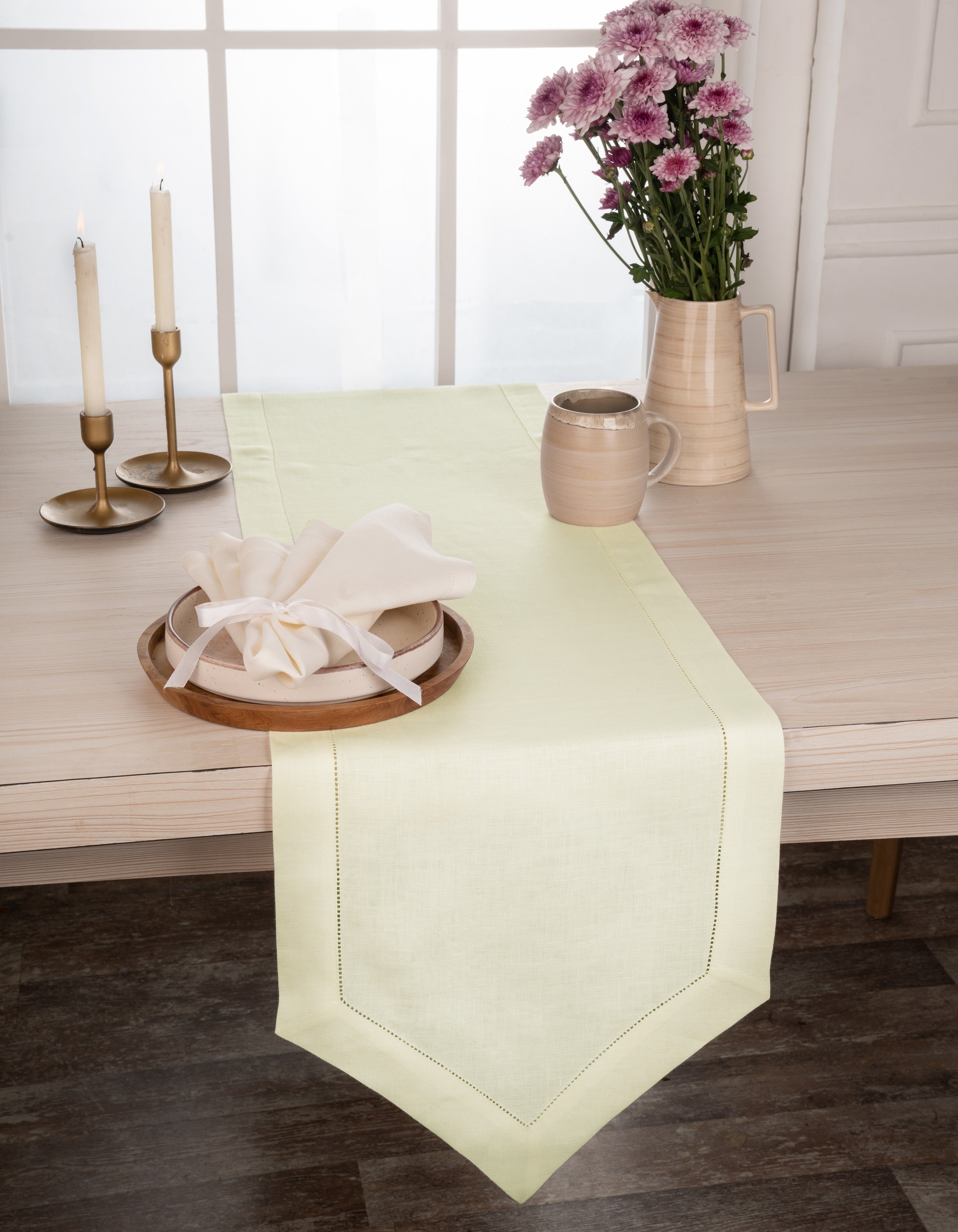 Vanilla Cream Linen Table Runner, Diamond