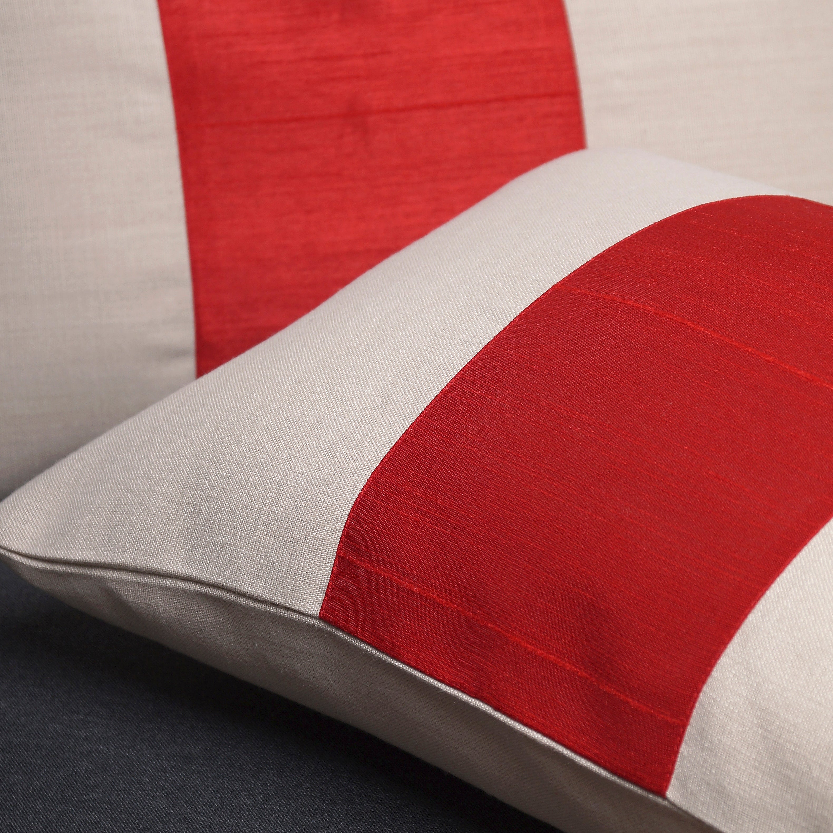 Verto Pillow Cover Rectangle - Natural and Red