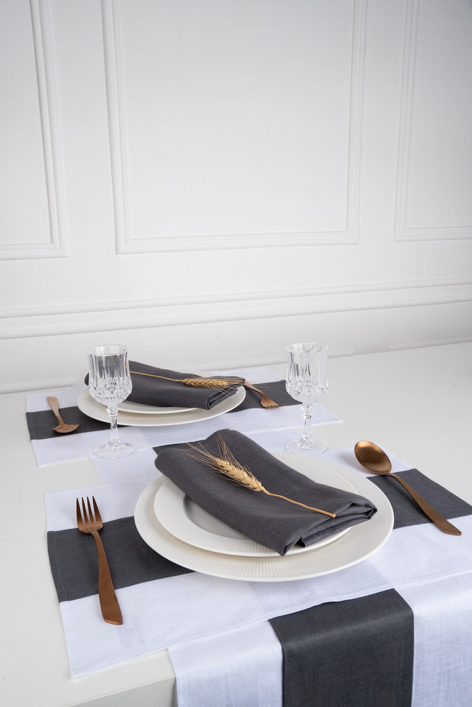 Splicing Linen Placemat - White and Charcoal Grey