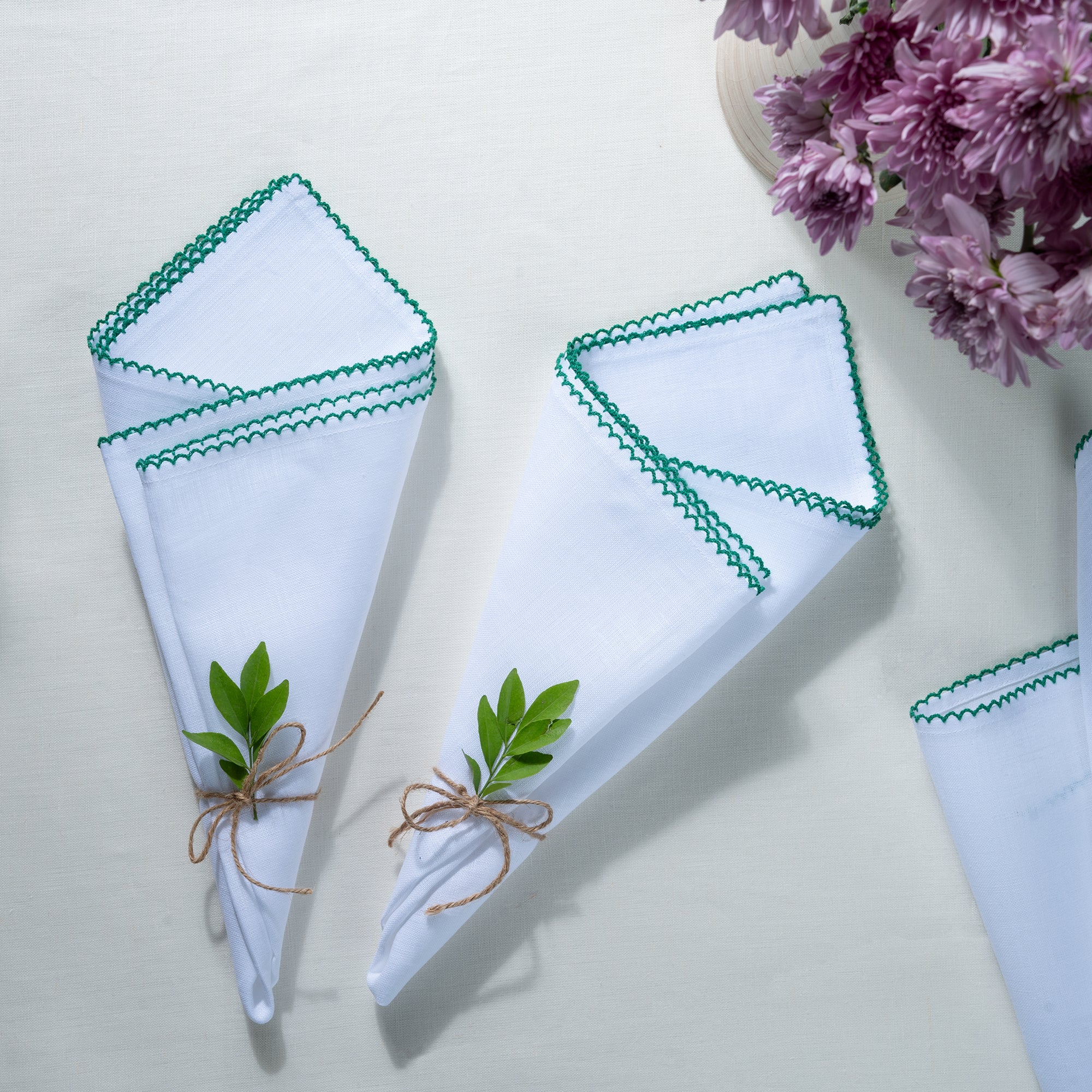 White and Green Linen Napkins, Whipstitch, 20 x 20 inch, 4 pcs