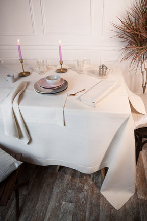 Ivory Linen Textured Tablecloth - Mitered Corner