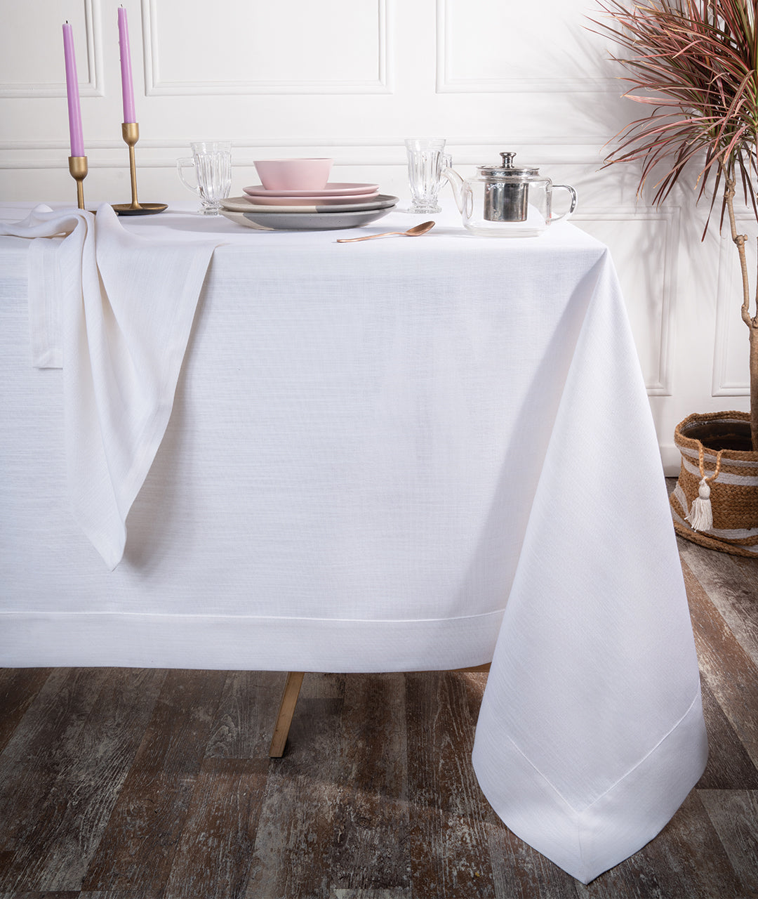 Chambray Cream and White Linen Textured Tablecloth - Mitered Corner