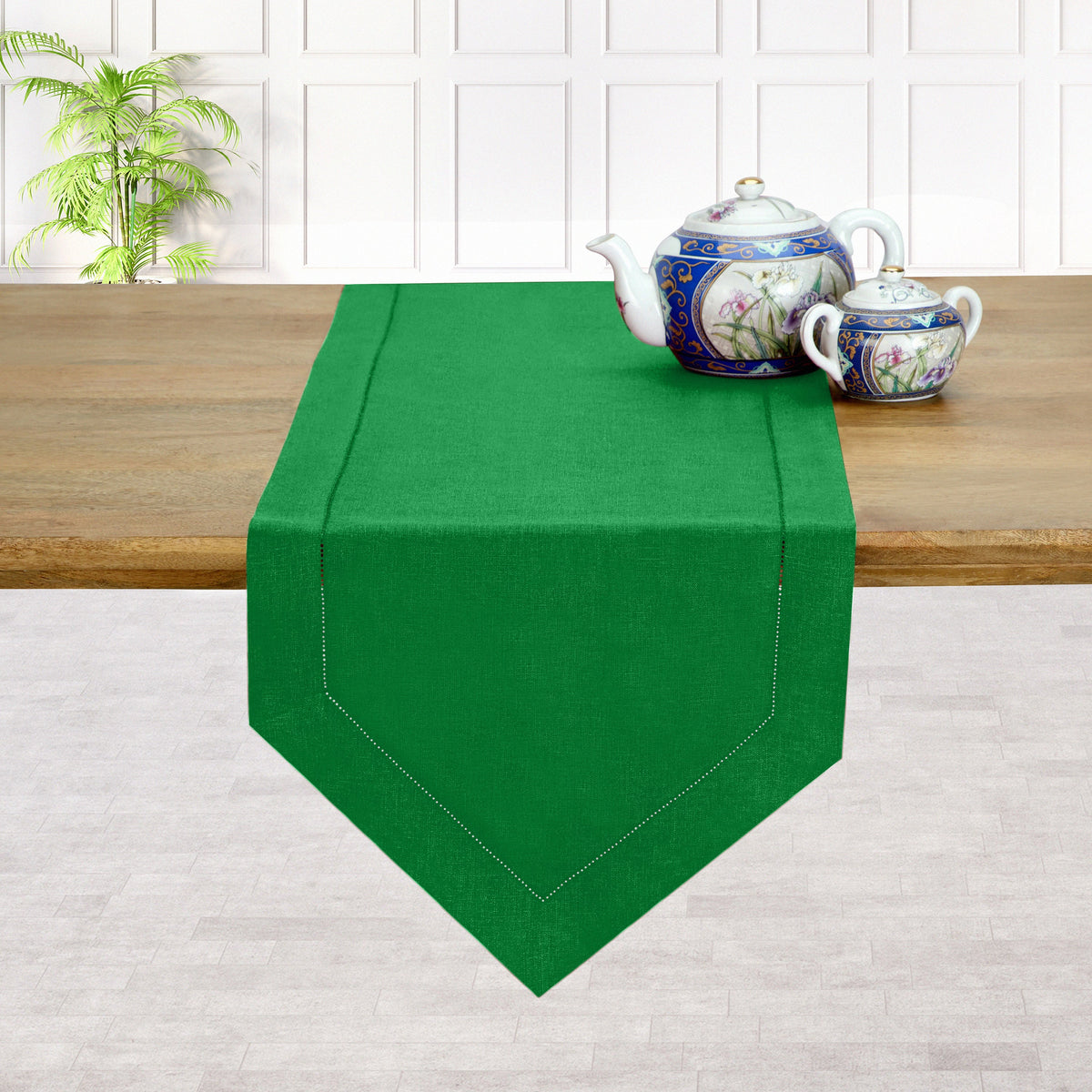 Kelly Green Linen Table Runner - Diamond